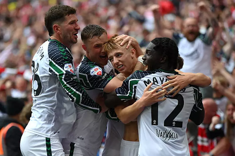 مباراة حاسمة: شيفيلد يتأهل للدوري الإنجليزي بعد انتصاره 2-0 على سندرلاند في نهائي البلاي أوف